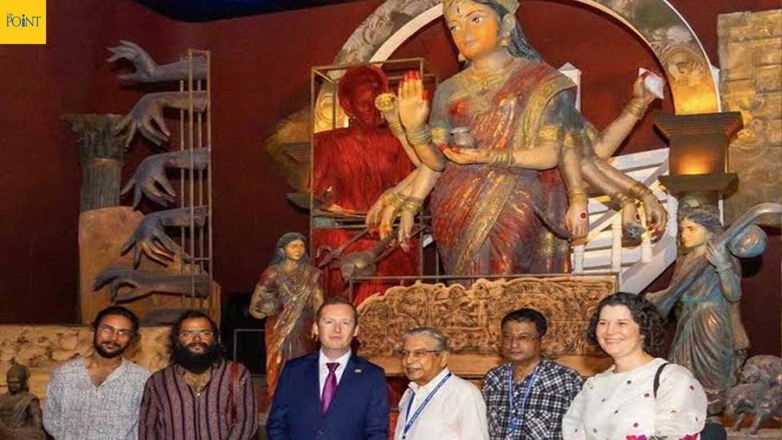 কলকাতার দুর্গাপুজো দেখে মুগ্ধ মার্কিন রাষ্ট্রদূত, জানালেন শুভেচ্ছা