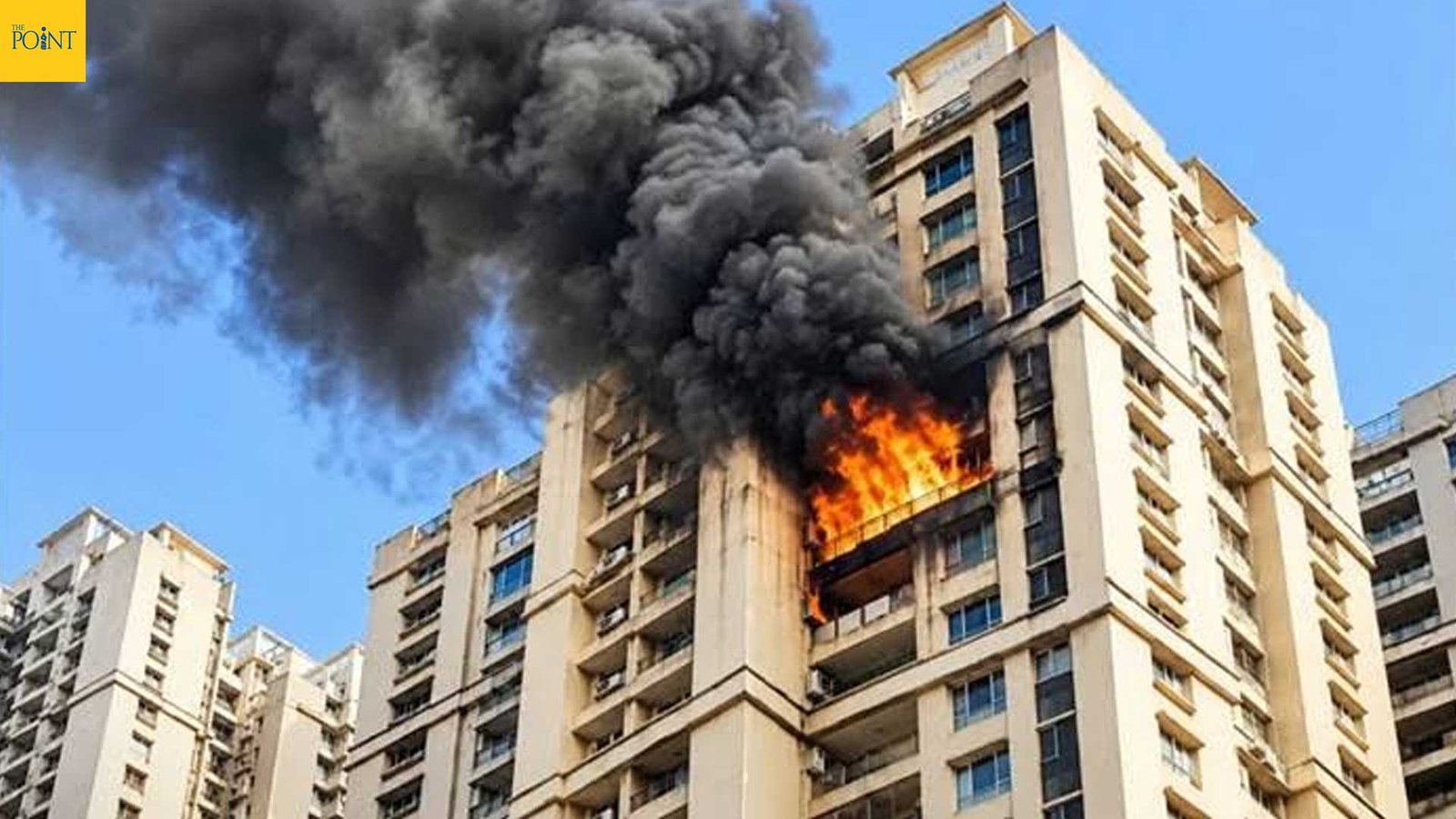 সাউথ সিটির ২৭ তলায় ভয়াবহ অগ্নিকাণ্ড, ঘটনাস্থলে দমকলের ৭টি ইঞ্জিন